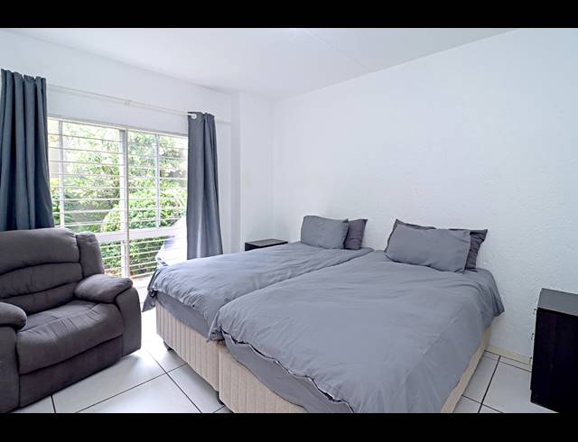 2 BEDROOM SECTIONAL TITLE FOR SALE IN GLENHAZEL